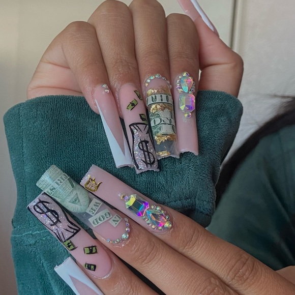 llizluxurynails